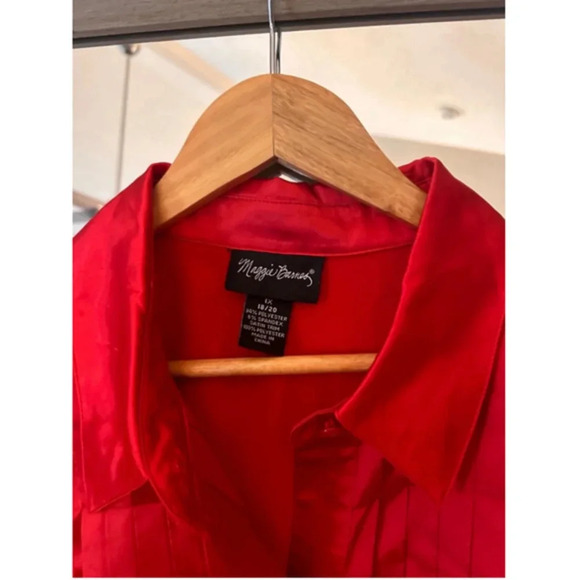 Women's‎ Maggie B Red Blouse 1X Button Down - Picture 2 of 4
